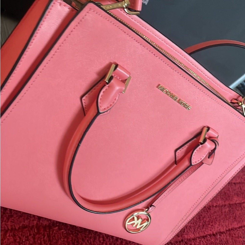 Michael Kors Pink salmon Women's Bag - Picture 2 of 4